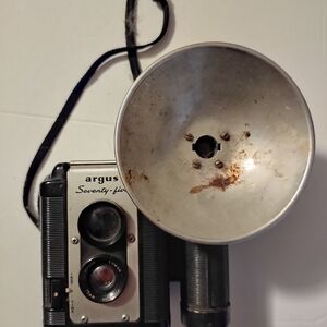 Targus Seventy-Five Vintage Camera - Black and Silver